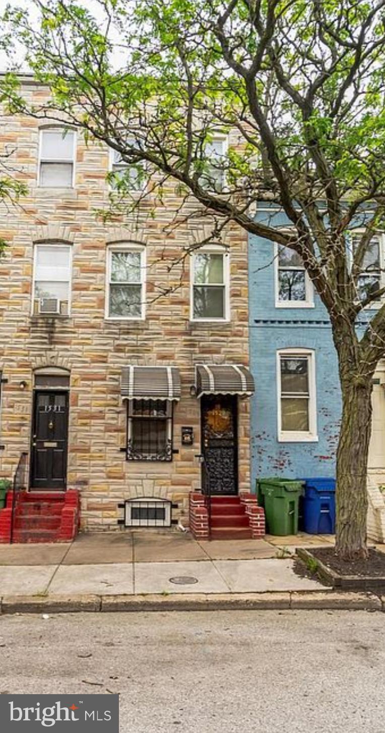 Welcome to 1529 N Gilmor St, a delightful rowhome rental in the midst of Baltimore's vibrant cityscape. This residence boasts 4 levels of living space, encompassing 3 bedrooms and 1 bathroom, perfect for urban dwellers seeking comfort and convenience.
Enjoy the outdoors in the fenced rear yard or relax on the screened-in porch with electric, providing an ideal setting for both relaxation and entertainment.
Located just a short drive from renowned attractions, including the National Aquarium, Camden Yards, and M&T Stadium, you'll never run out of exciting things to do. Additionally, the nearby Inner Harbor offers an array of entertainment, shopping, and dining options, as well as cultural experiences at Baltimore's Center Stage.
Major commuter routes such as I-95, I-83, and I-695 are easily accessible, making travel a breeze.
Don't miss this opportunity to experience the best of Baltimore living at 1529 N Gilmor St. RENT SPECIAL $300 OFF FIRST MONTHS RENT.
Apply using this link https://apply.link/GWMBBH8
