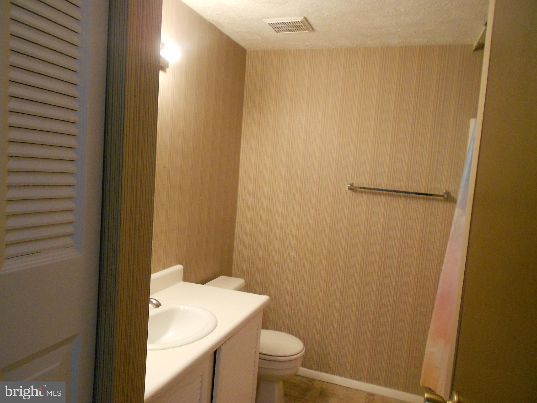 QUEEN ANNE VILLAGE - Residential Lease