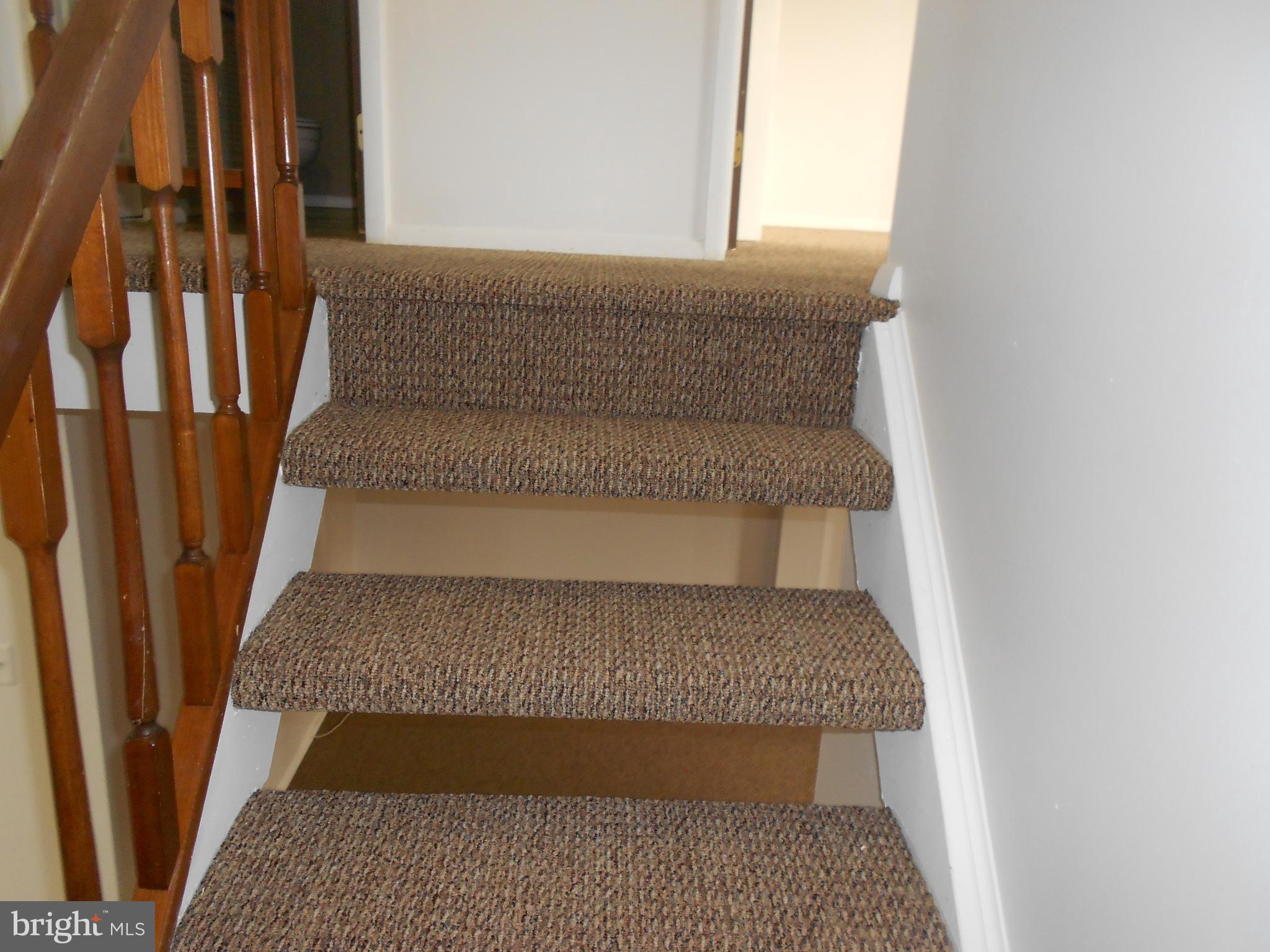 QUEEN ANNE VILLAGE - Residential Lease