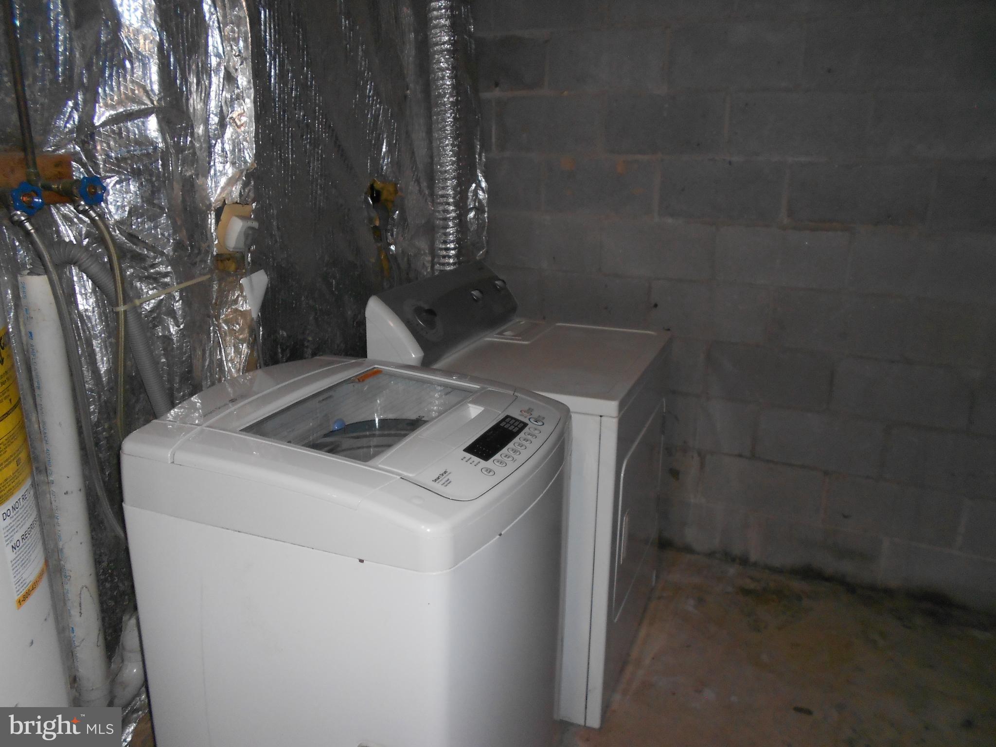 QUEEN ANNE VILLAGE - Residential Lease