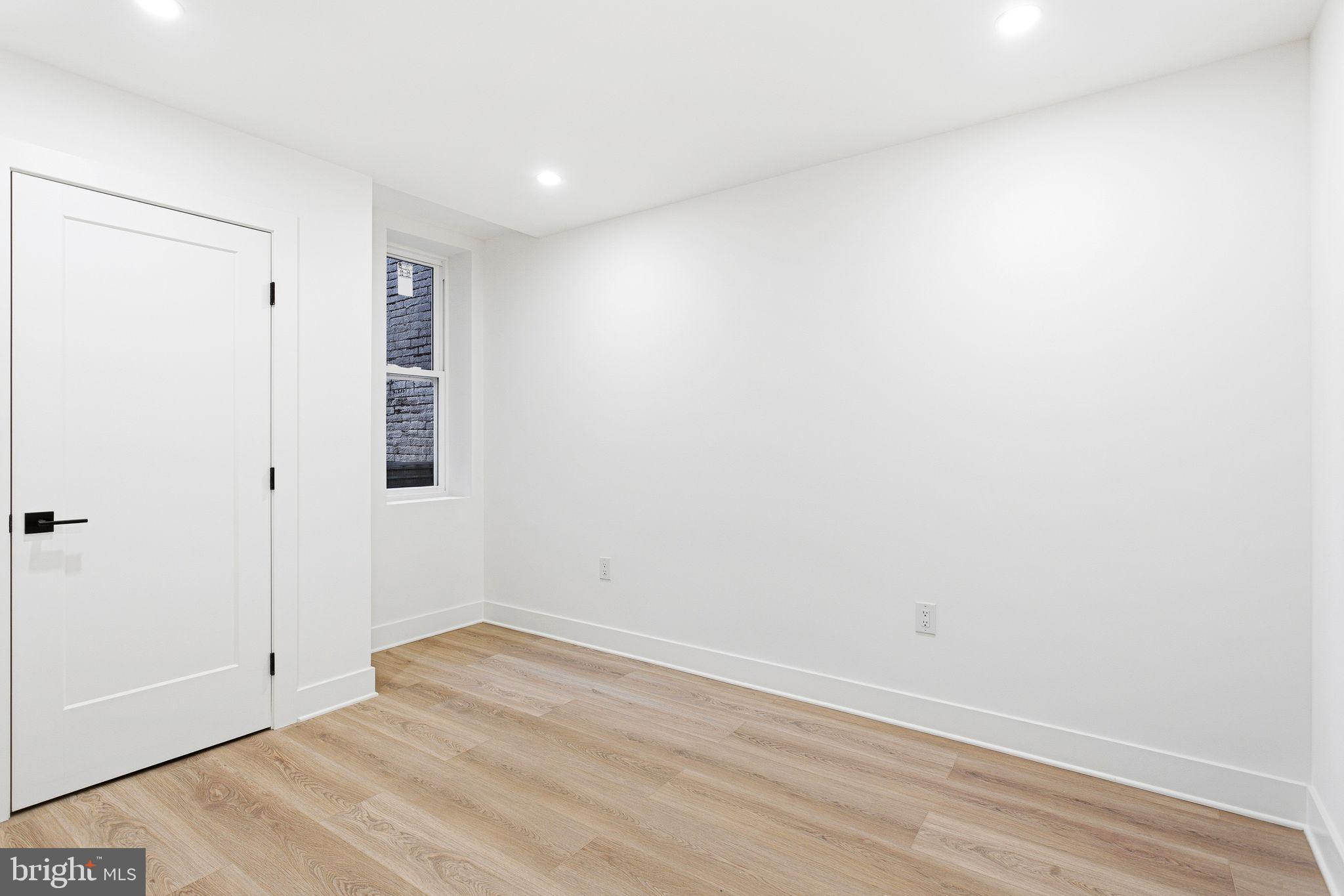 POINT BREEZE - Residential