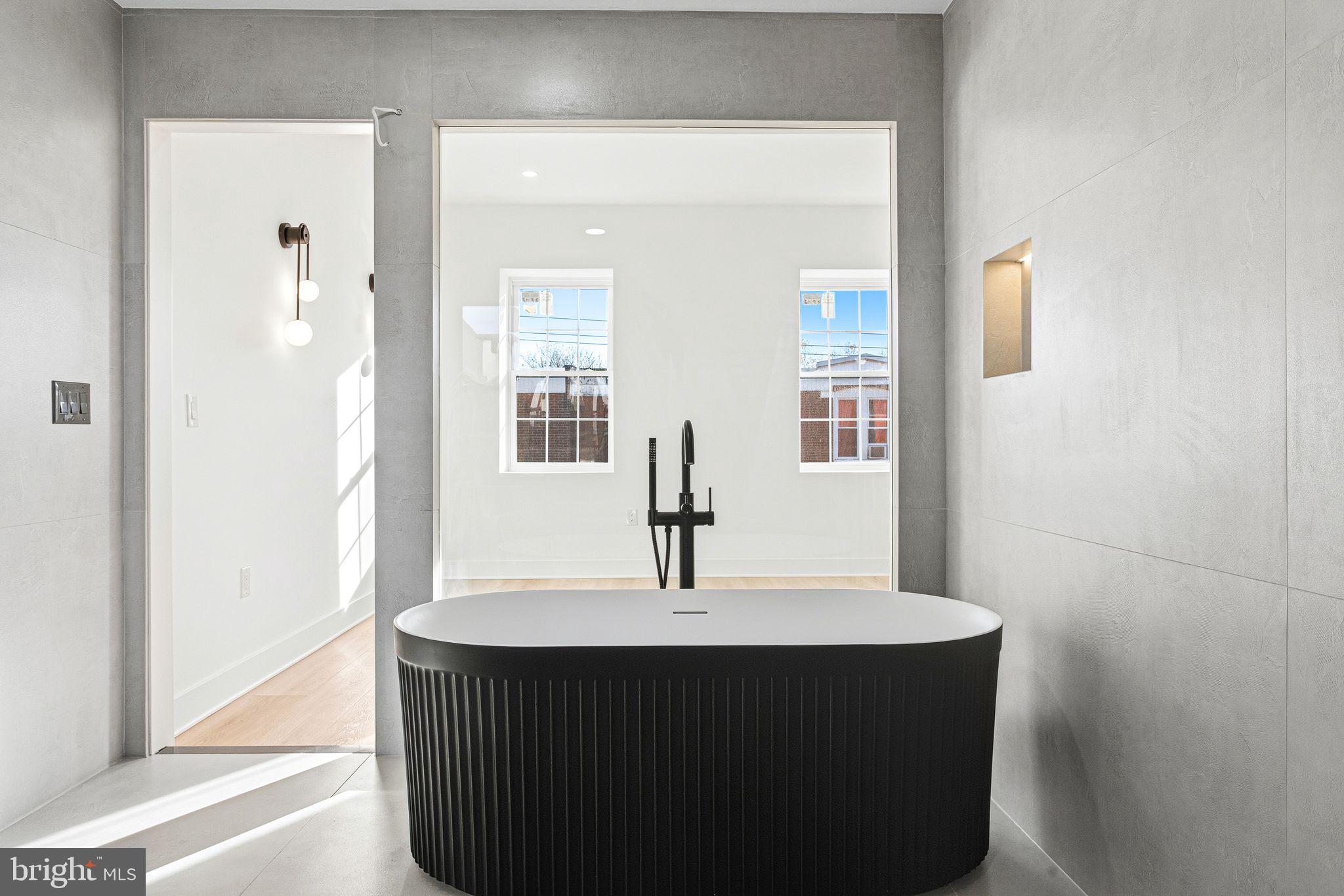 POINT BREEZE - Residential