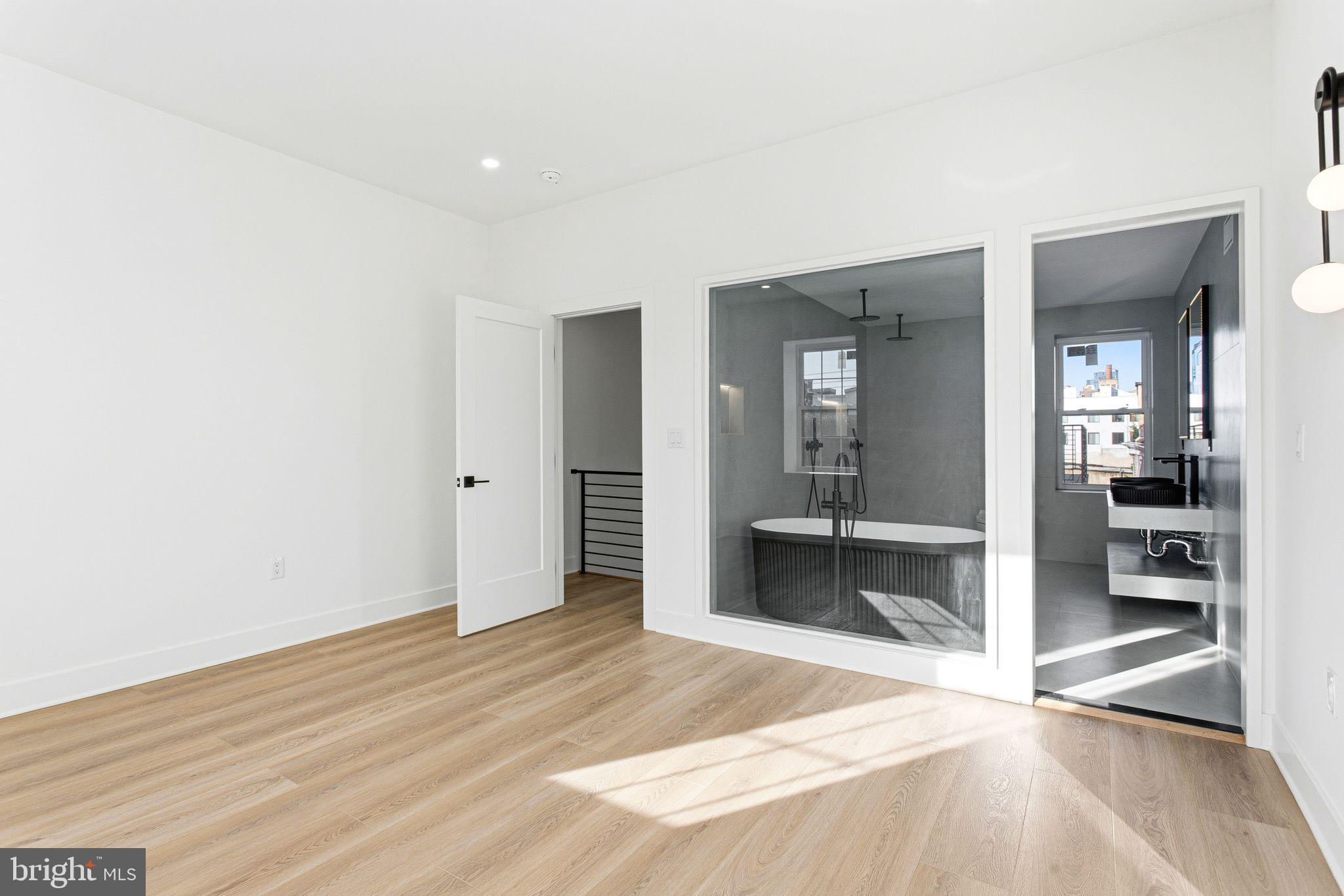 POINT BREEZE - Residential