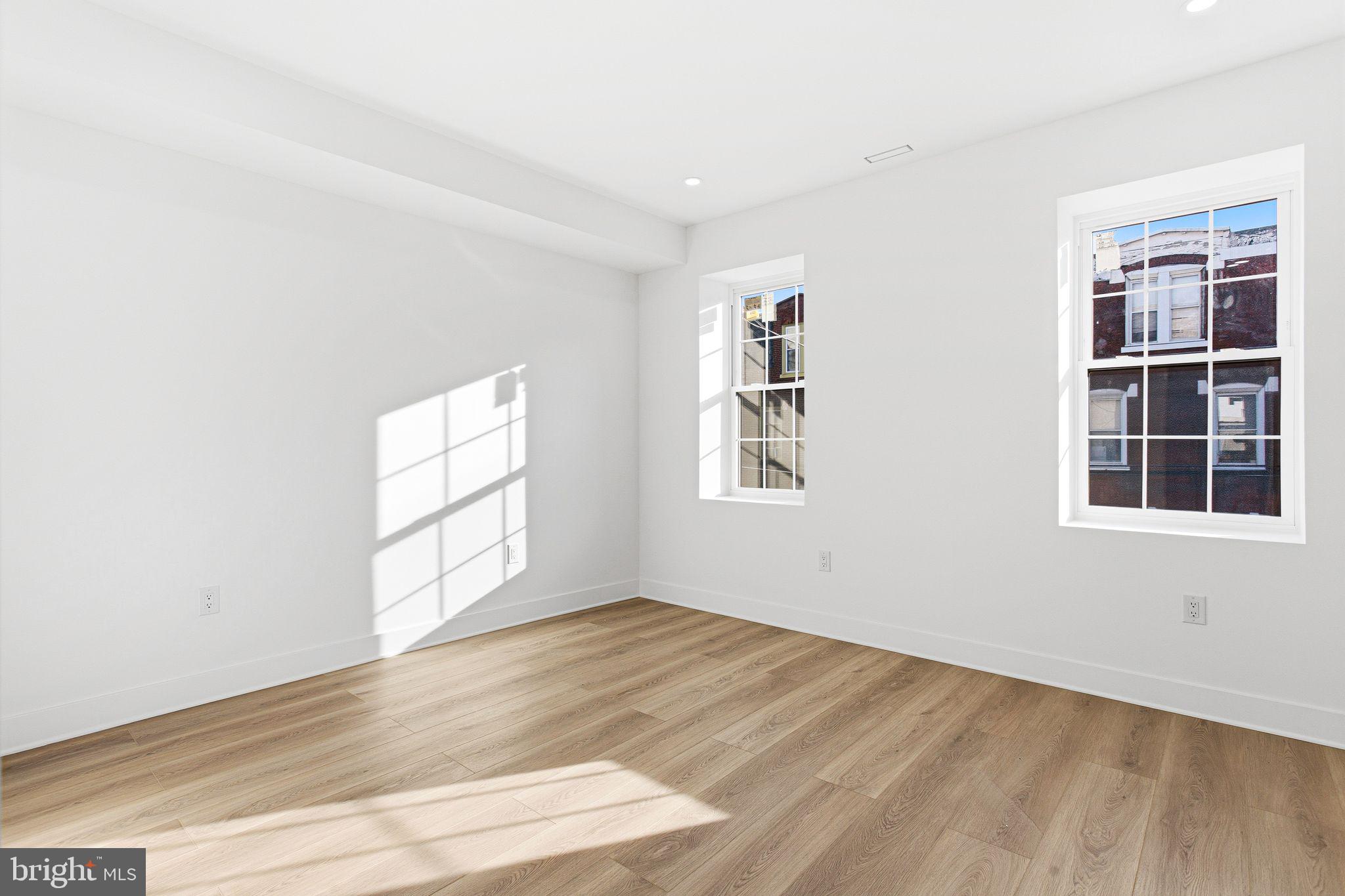 POINT BREEZE - Residential