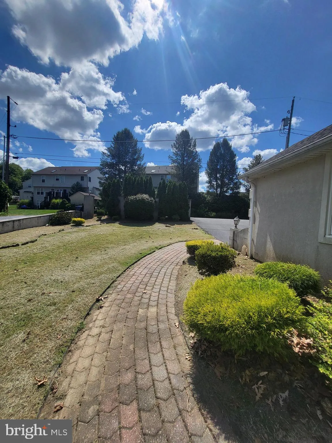 Reading, Pennsylvania 19605, United States, 2 Bedrooms Bedrooms, ,2 BathroomsBathrooms,Residential,Pending,206537