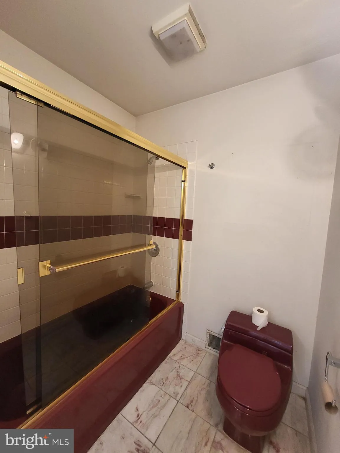 Reading, Pennsylvania 19605, United States, 2 Bedrooms Bedrooms, ,2 BathroomsBathrooms,Residential,Pending,206537