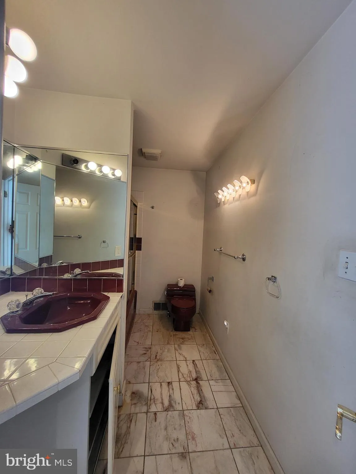 Reading, Pennsylvania 19605, United States, 2 Bedrooms Bedrooms, ,2 BathroomsBathrooms,Residential,Pending,206537