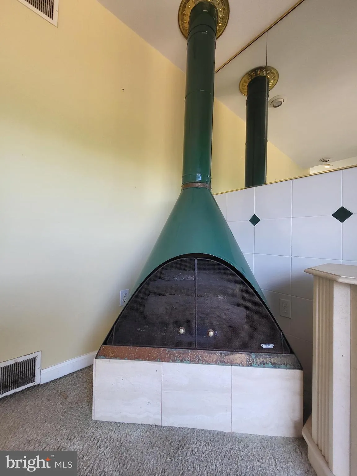 Reading, Pennsylvania 19605, United States, 2 Bedrooms Bedrooms, ,2 BathroomsBathrooms,Residential,Pending,206537