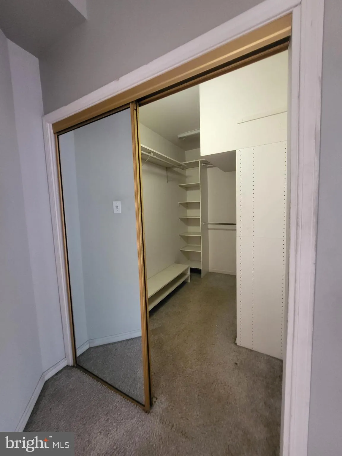 Reading, Pennsylvania 19605, United States, 2 Bedrooms Bedrooms, ,2 BathroomsBathrooms,Residential,Pending,206537