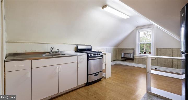 ELKINS PARK - Residential Income