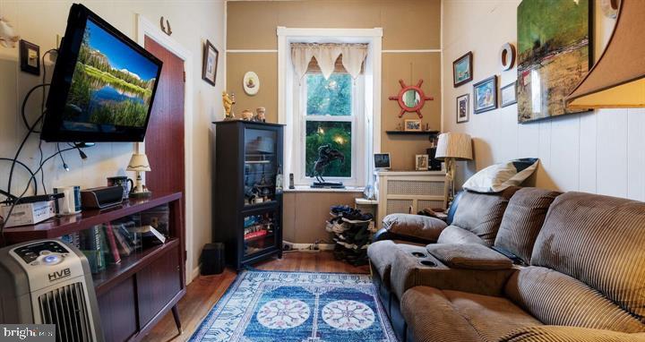 ELKINS PARK - Residential Income