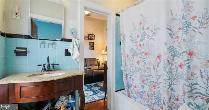 ELKINS PARK - Residential Income