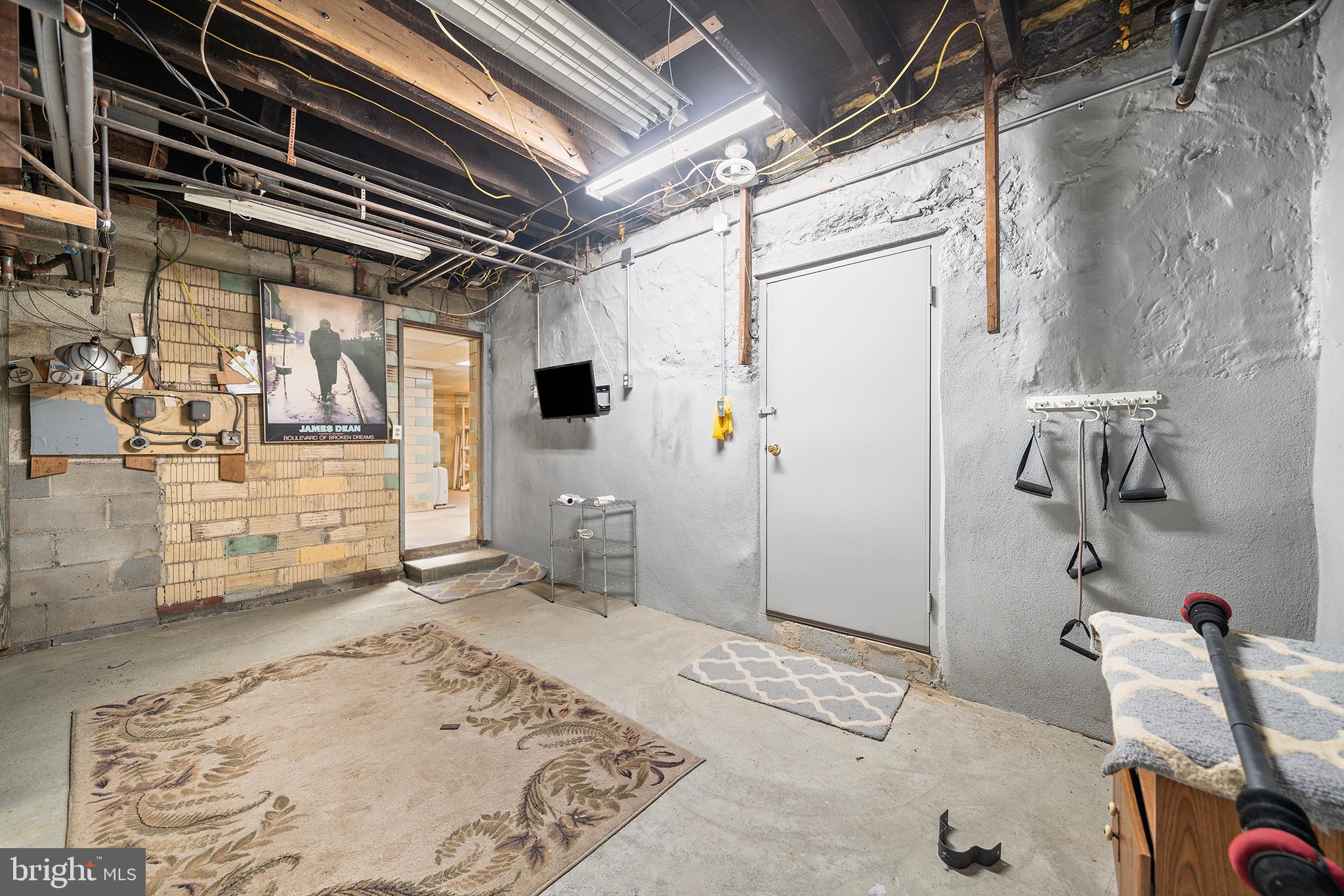 ELKINS PARK - Residential Income