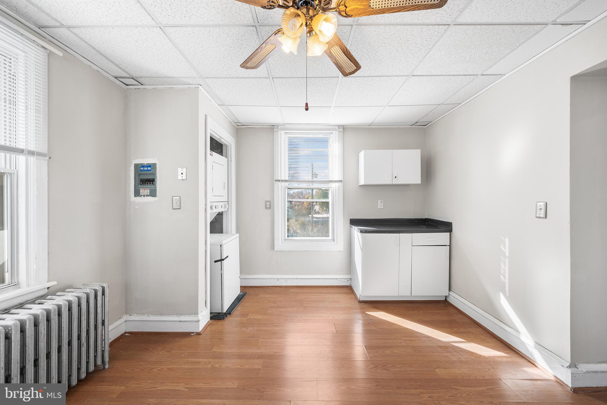 ELKINS PARK - Residential Income