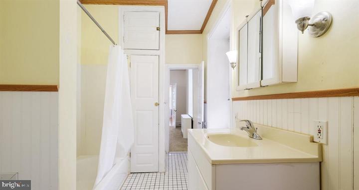 ELKINS PARK - Residential Income