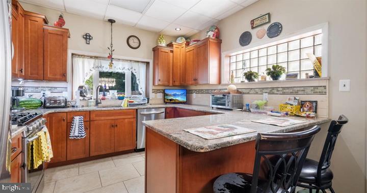 ELKINS PARK - Residential Income