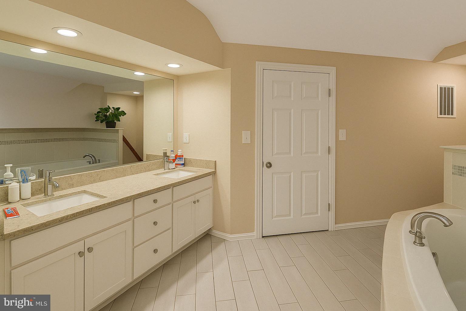 RIDGELEIGH - Residential Lease