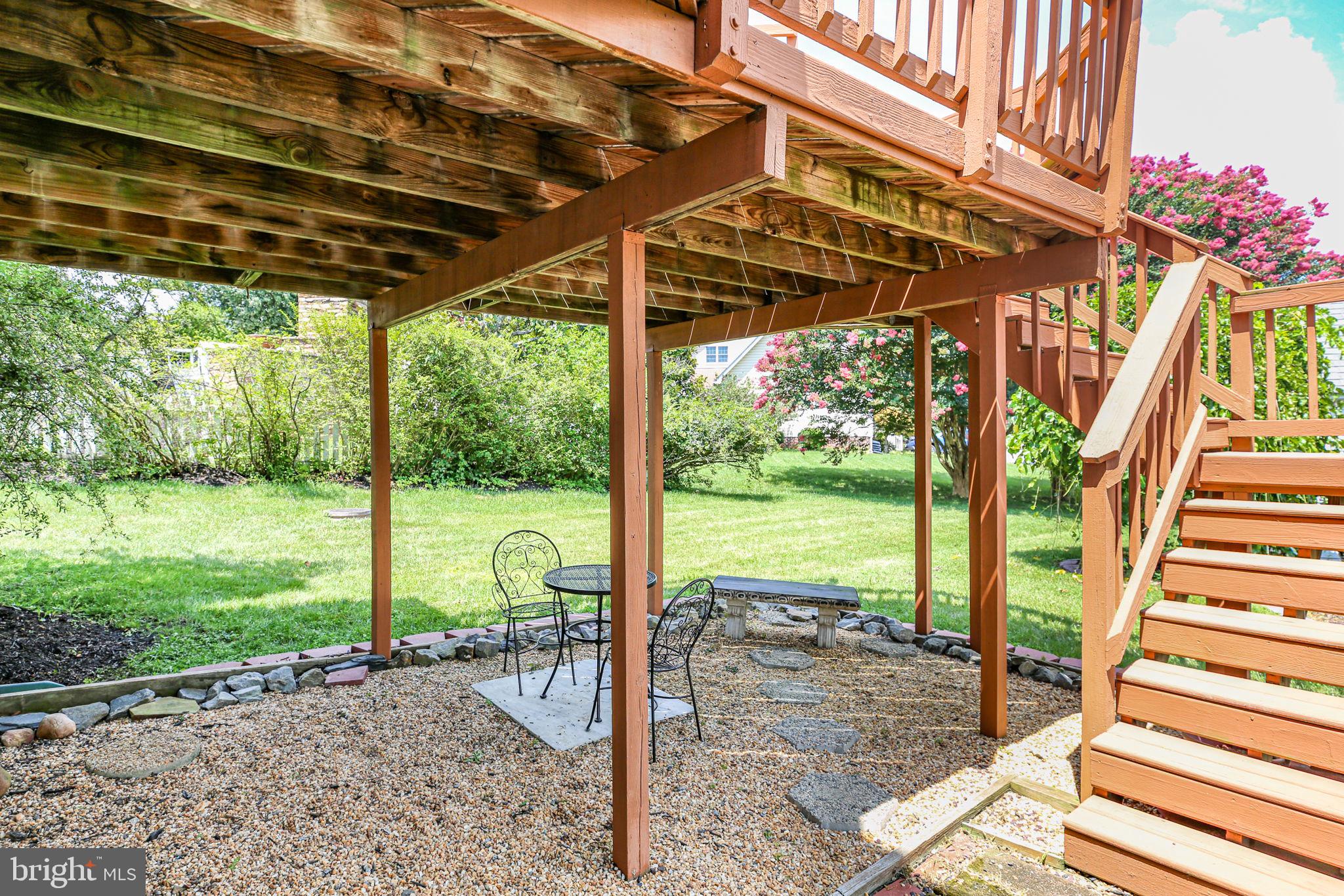 CRYSTAL LAKE - Residential