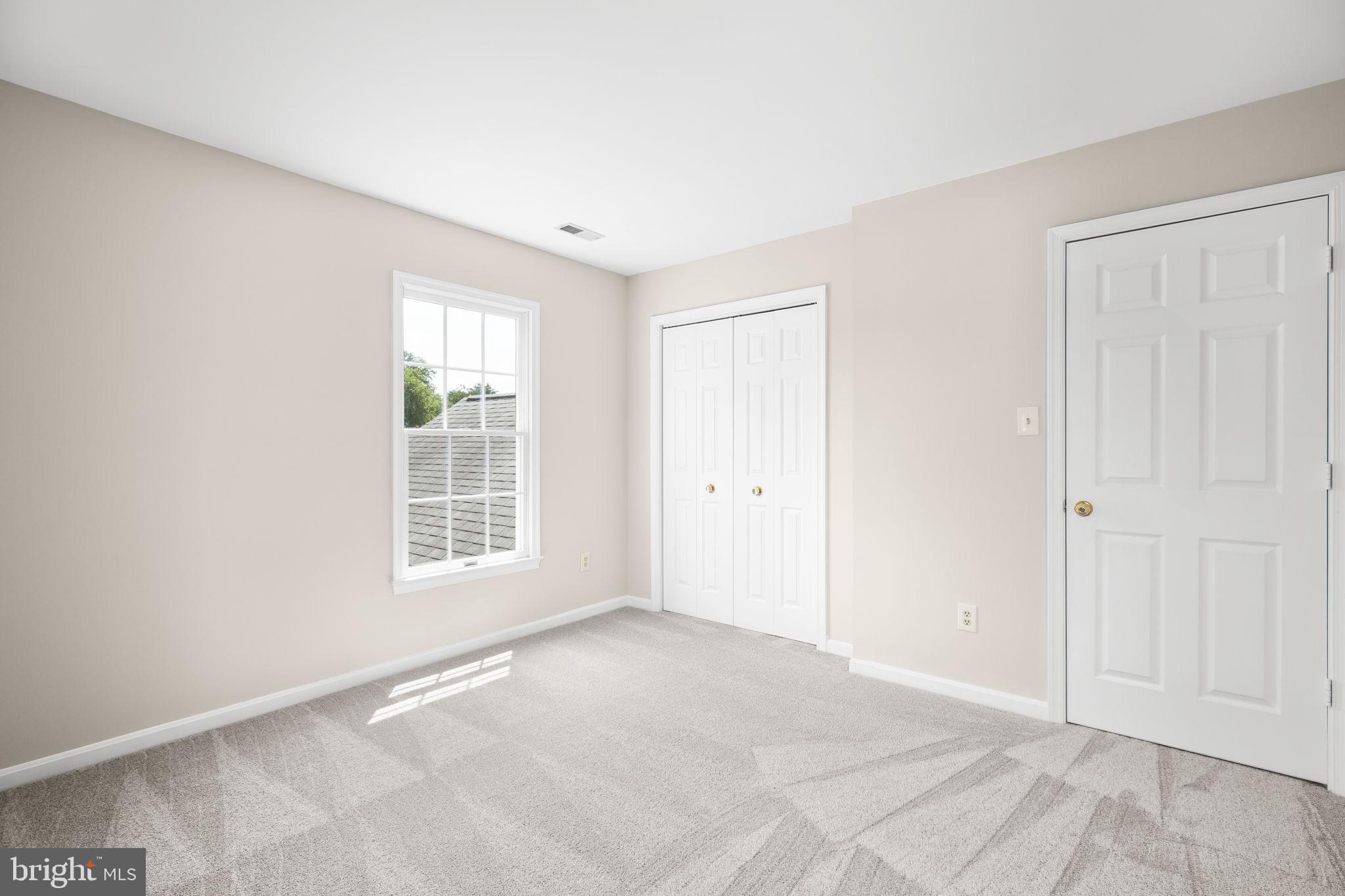 CRYSTAL LAKE - Residential