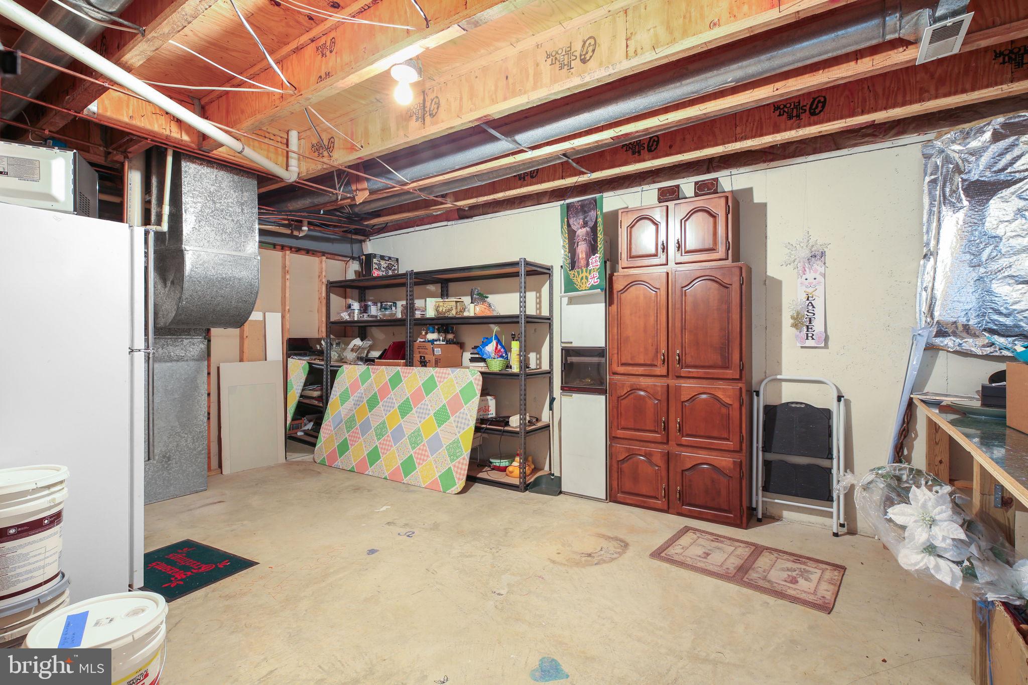 CRYSTAL LAKE - Residential