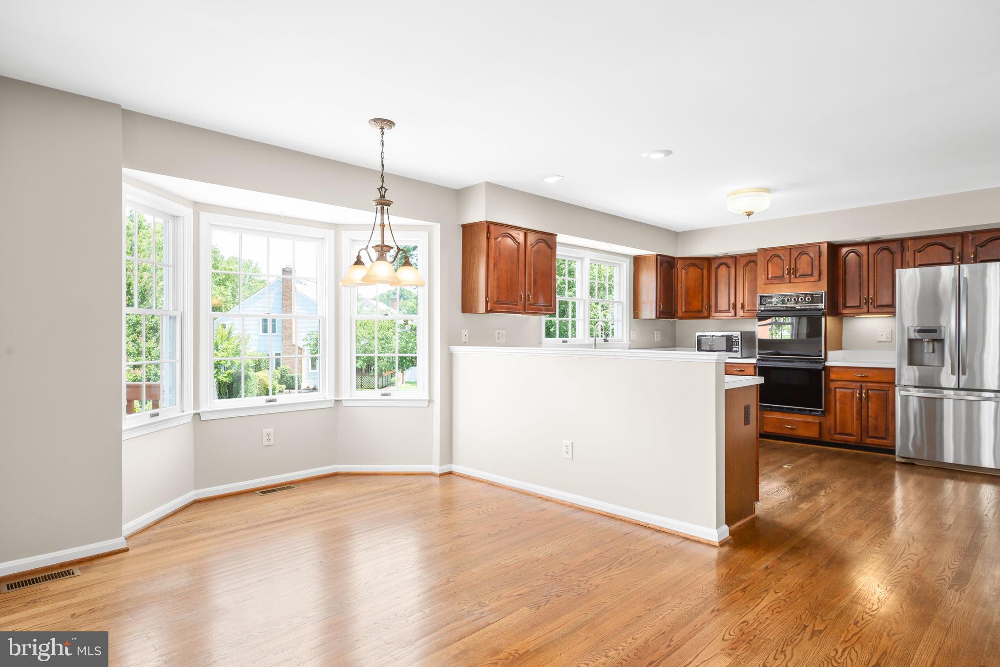 CRYSTAL LAKE - Residential