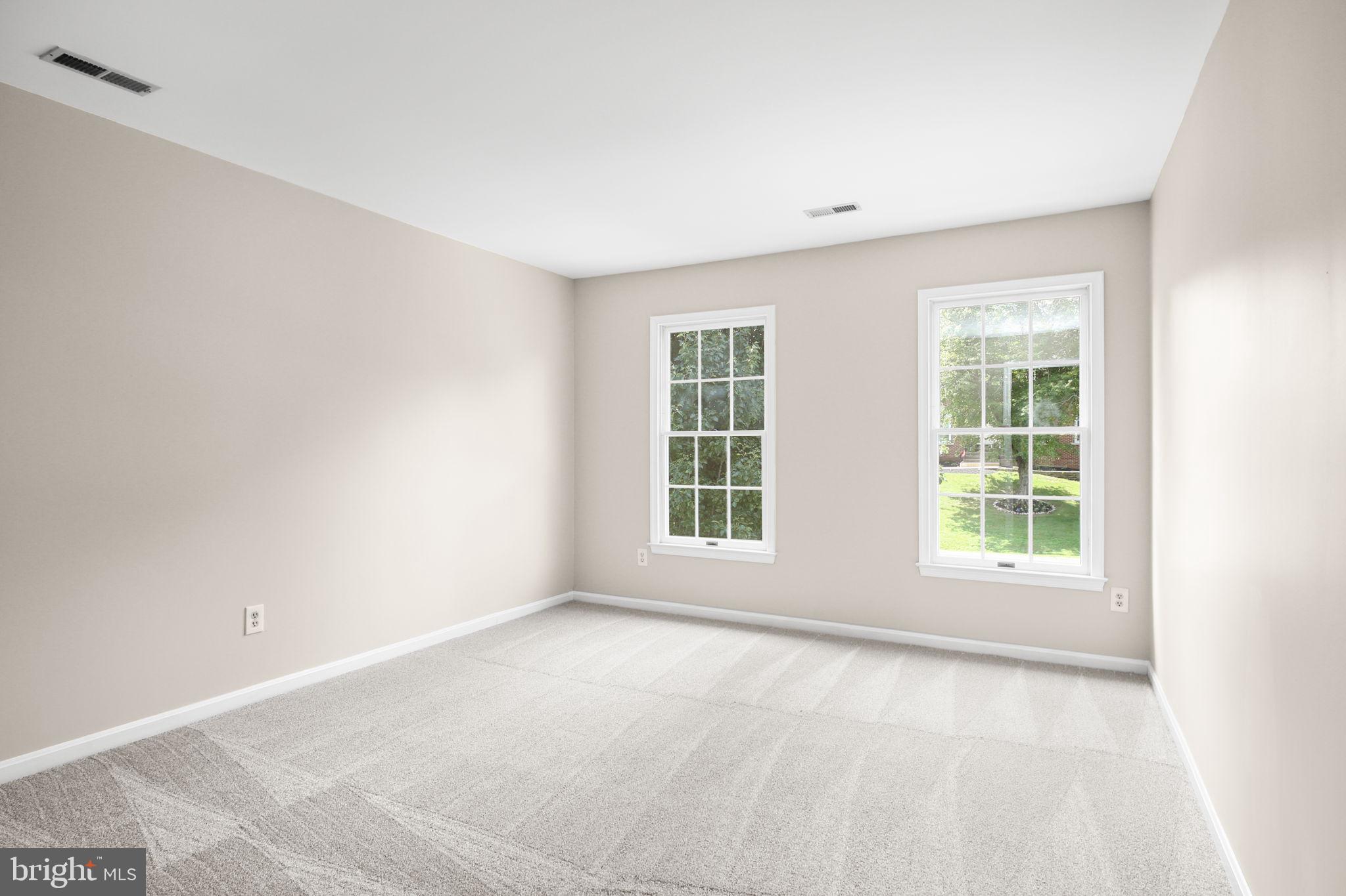 CRYSTAL LAKE - Residential