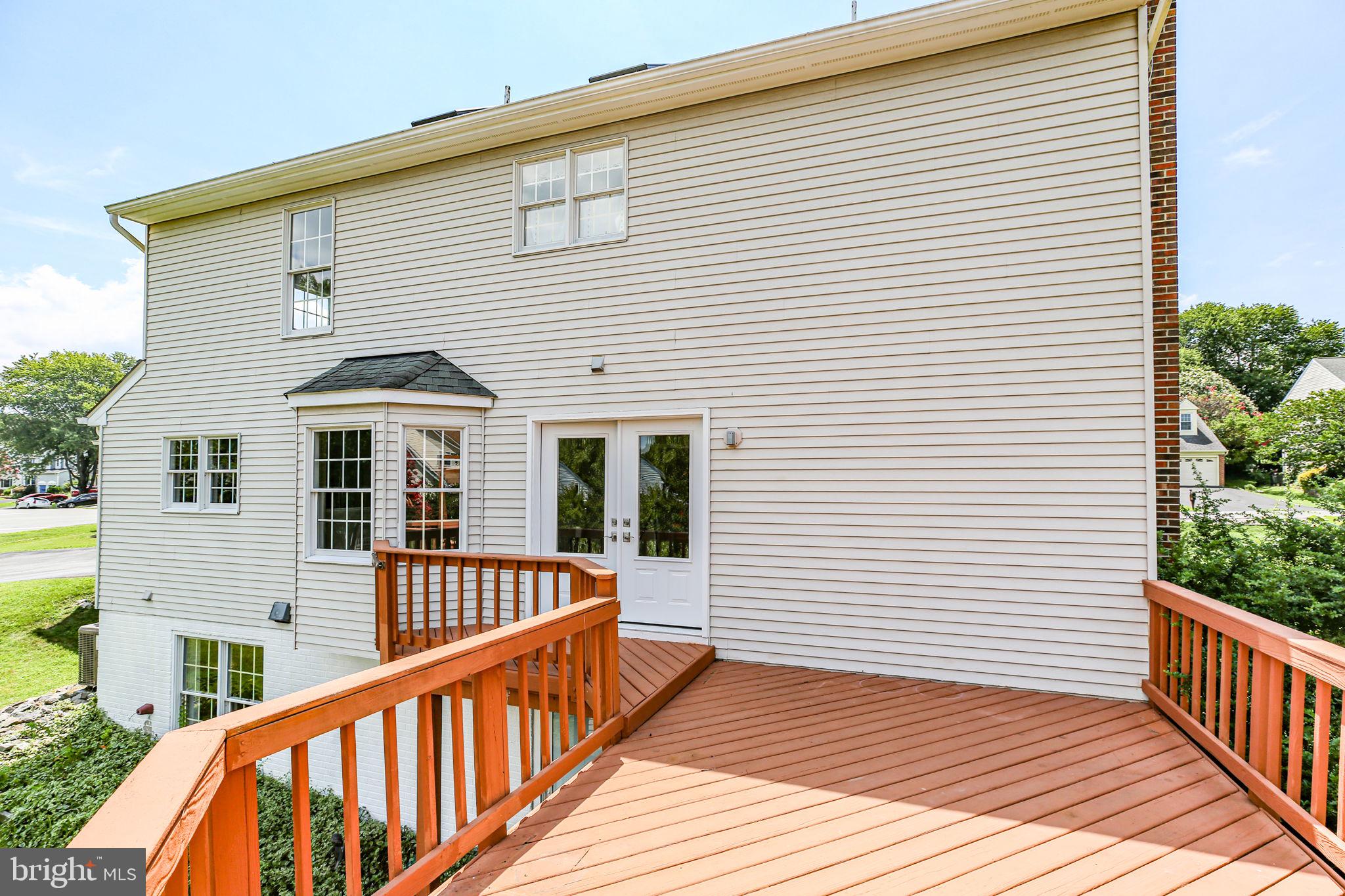 CRYSTAL LAKE - Residential