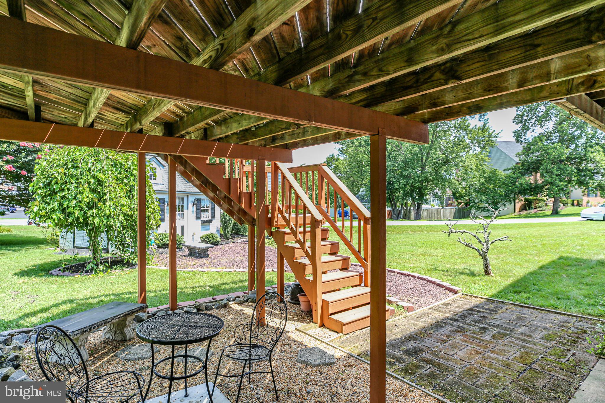 CRYSTAL LAKE - Residential