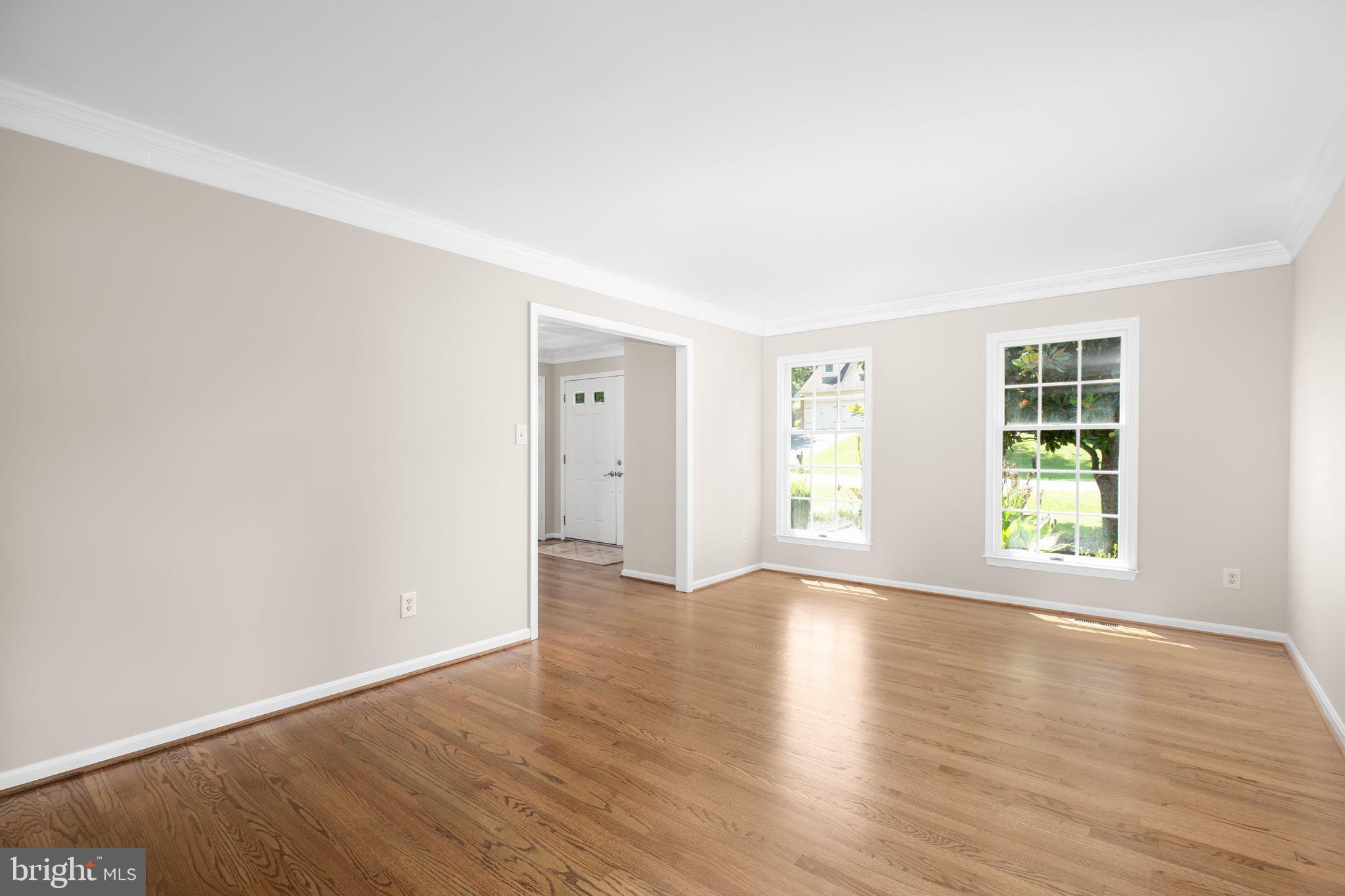 CRYSTAL LAKE - Residential