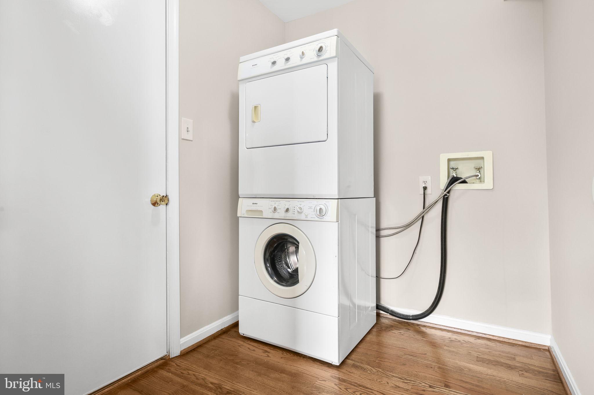 CRYSTAL LAKE - Residential