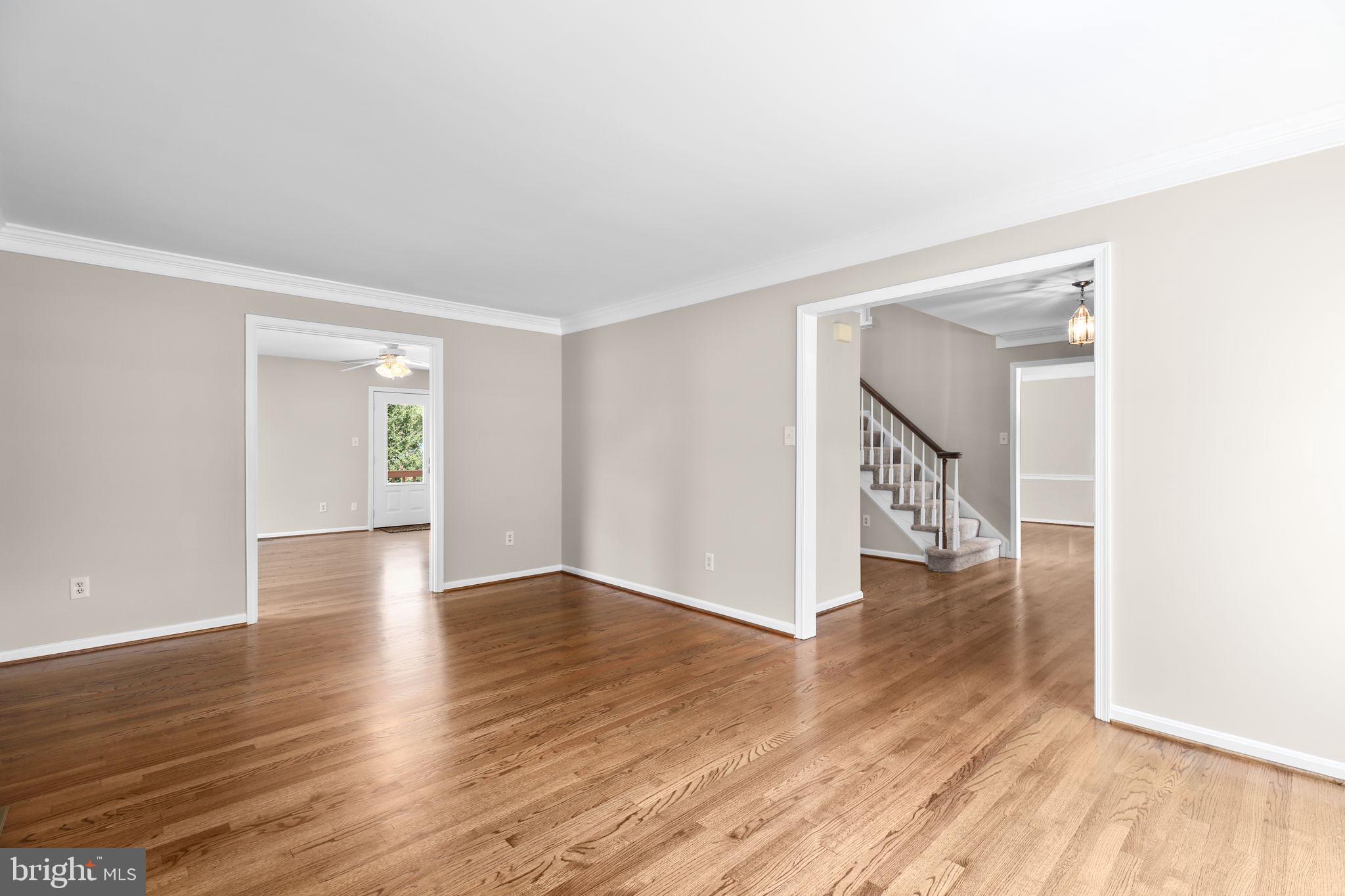 CRYSTAL LAKE - Residential