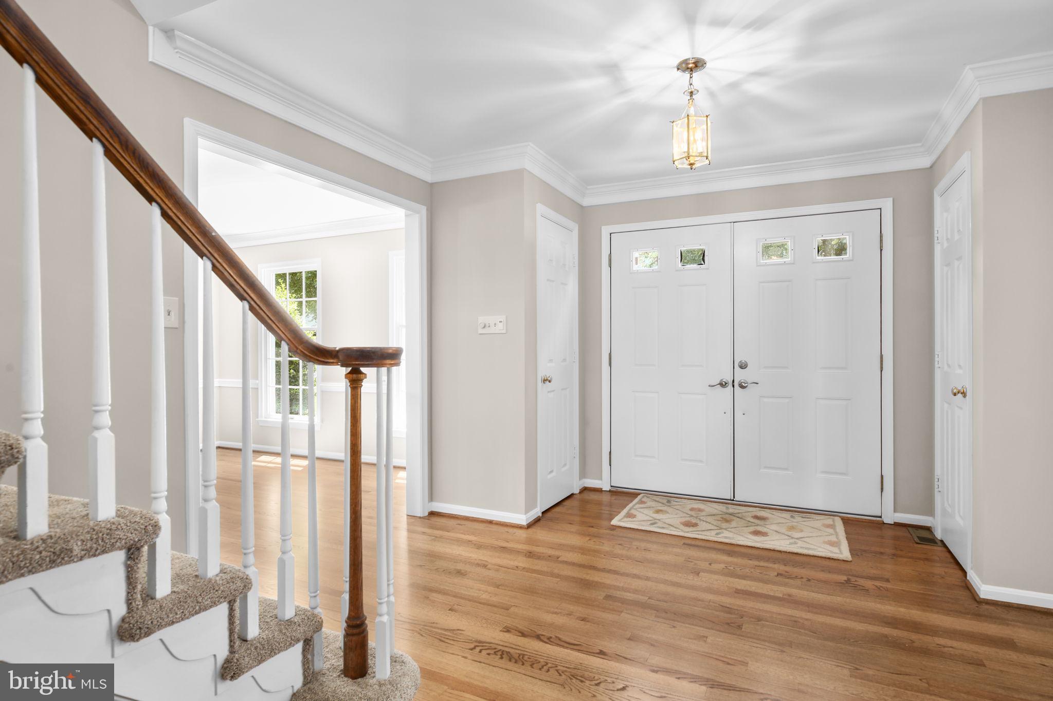 CRYSTAL LAKE - Residential