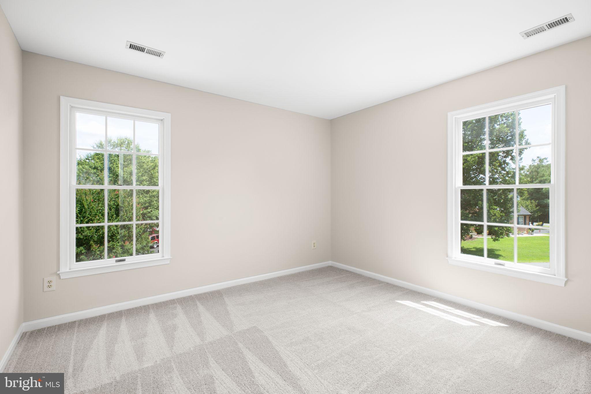 CRYSTAL LAKE - Residential