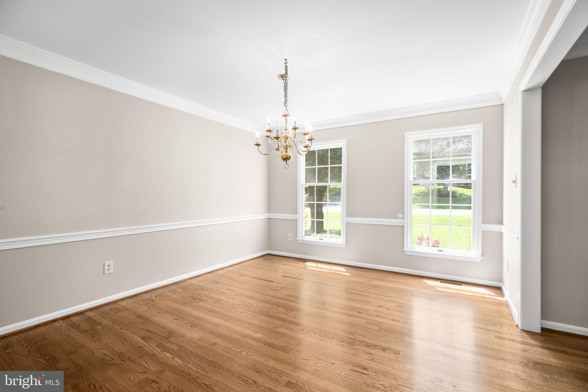 CRYSTAL LAKE - Residential