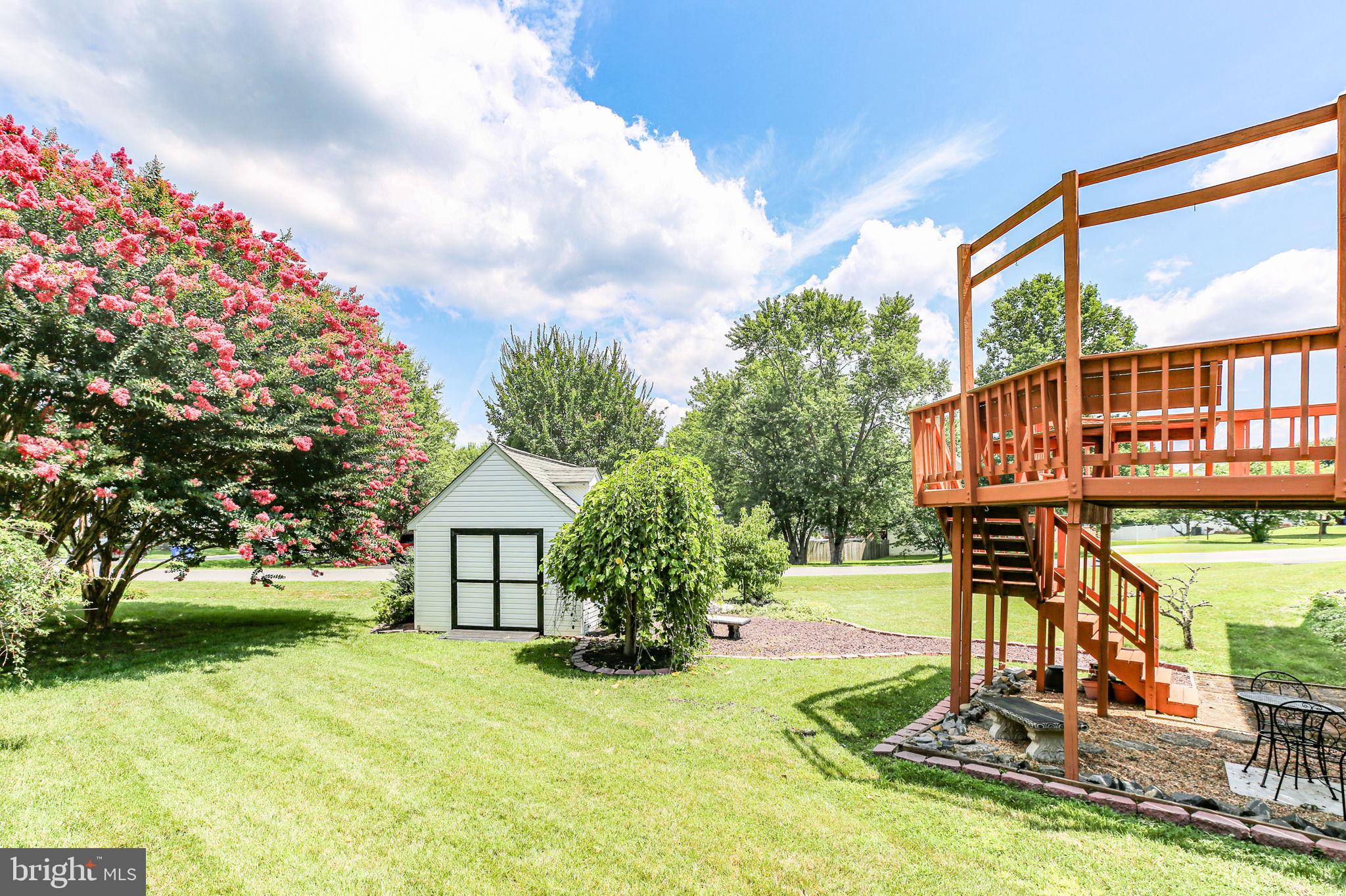 CRYSTAL LAKE - Residential