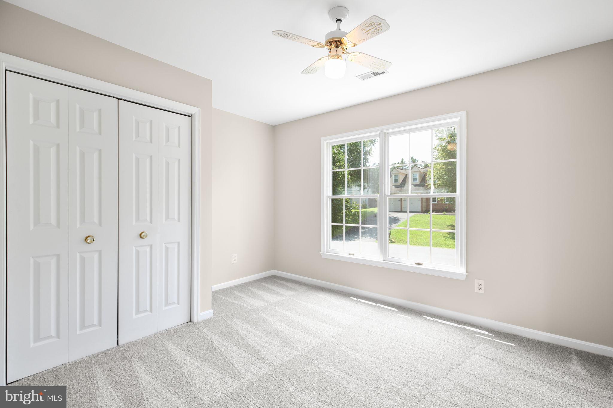 CRYSTAL LAKE - Residential