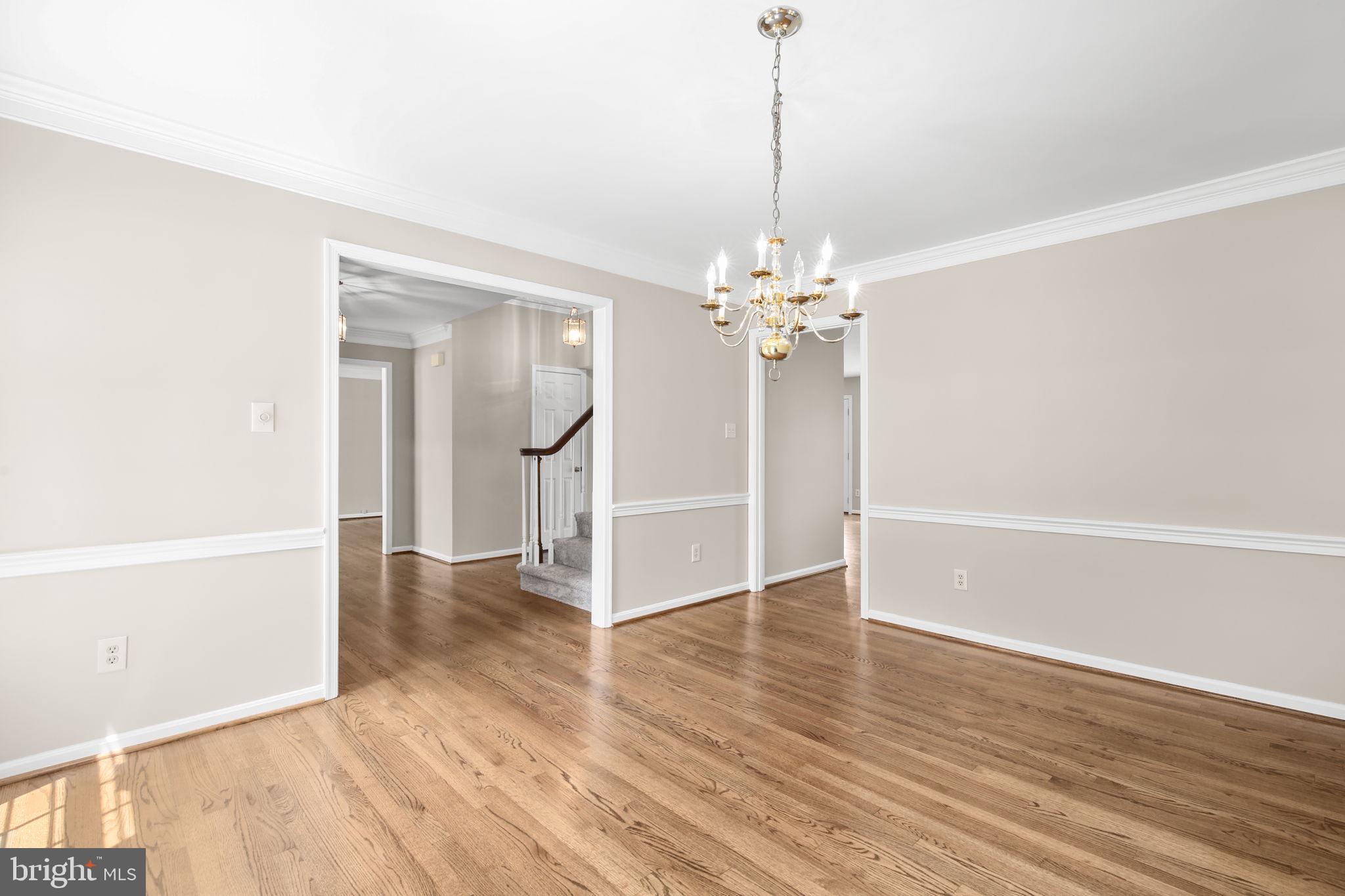 CRYSTAL LAKE - Residential