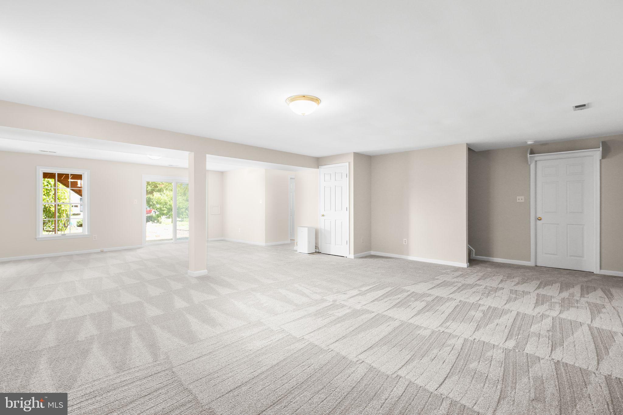 CRYSTAL LAKE - Residential