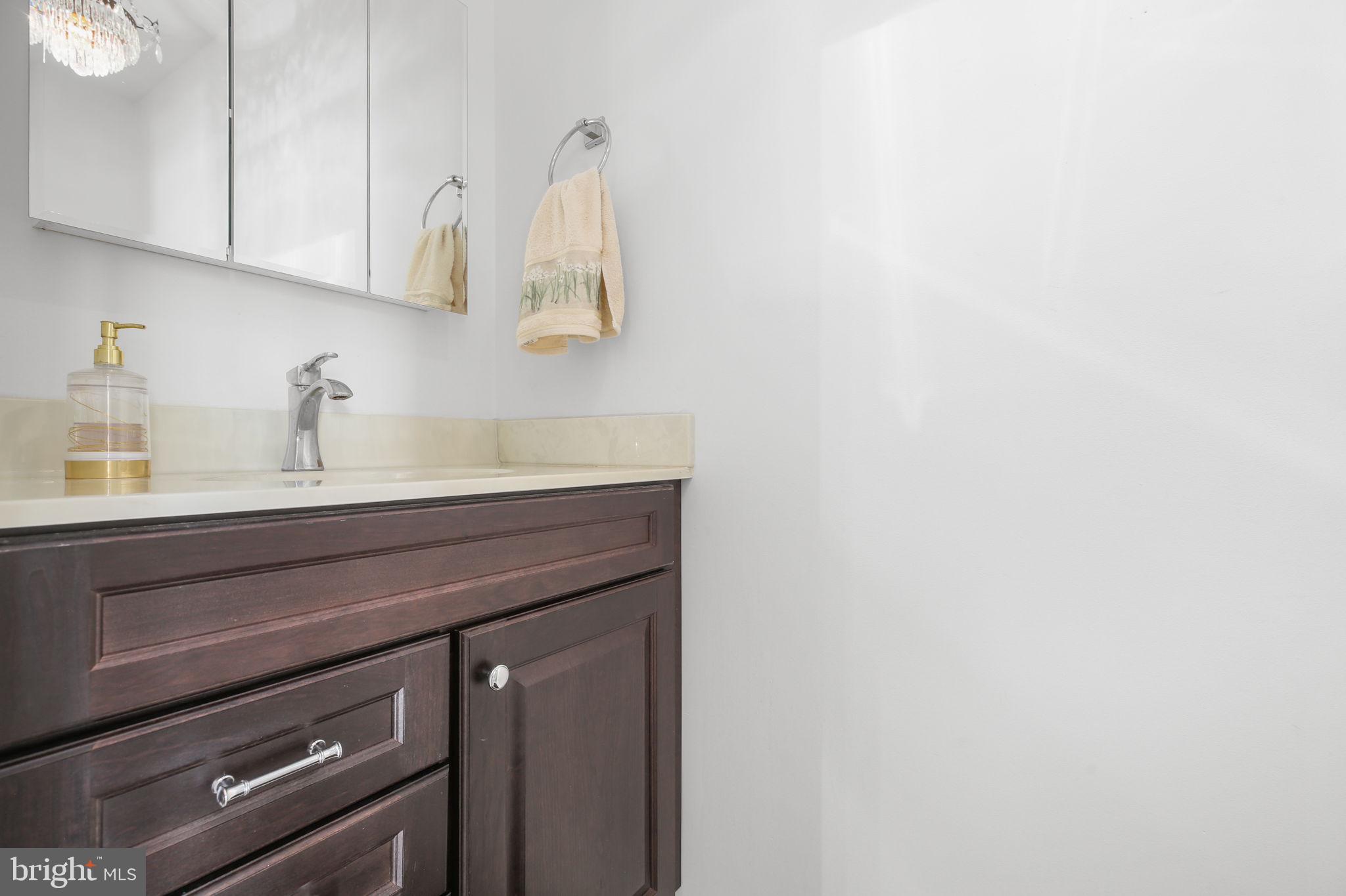 CRYSTAL LAKE - Residential