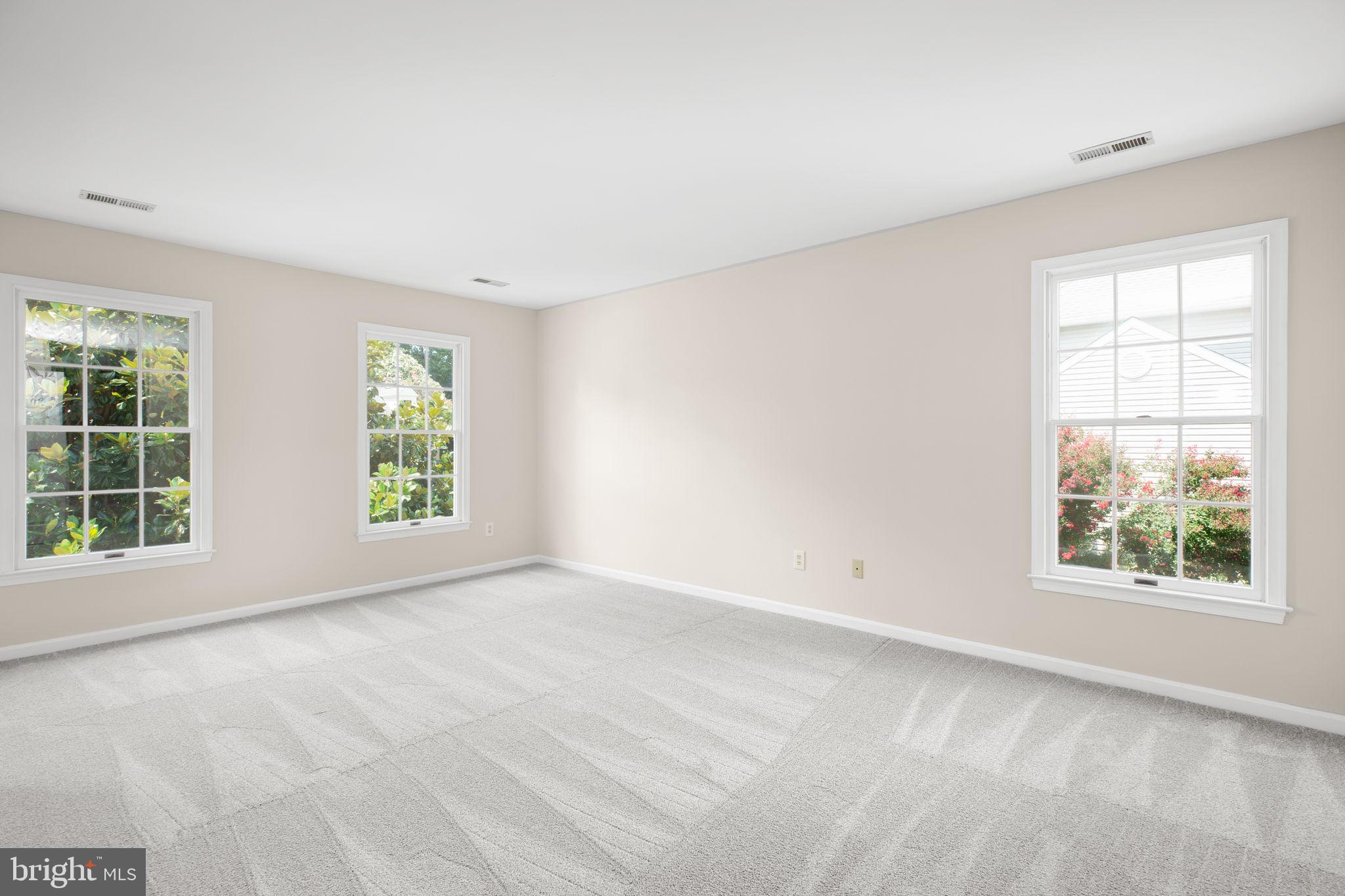 CRYSTAL LAKE - Residential