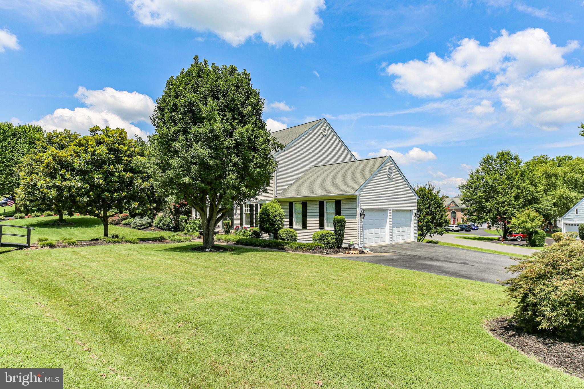 CRYSTAL LAKE - Residential