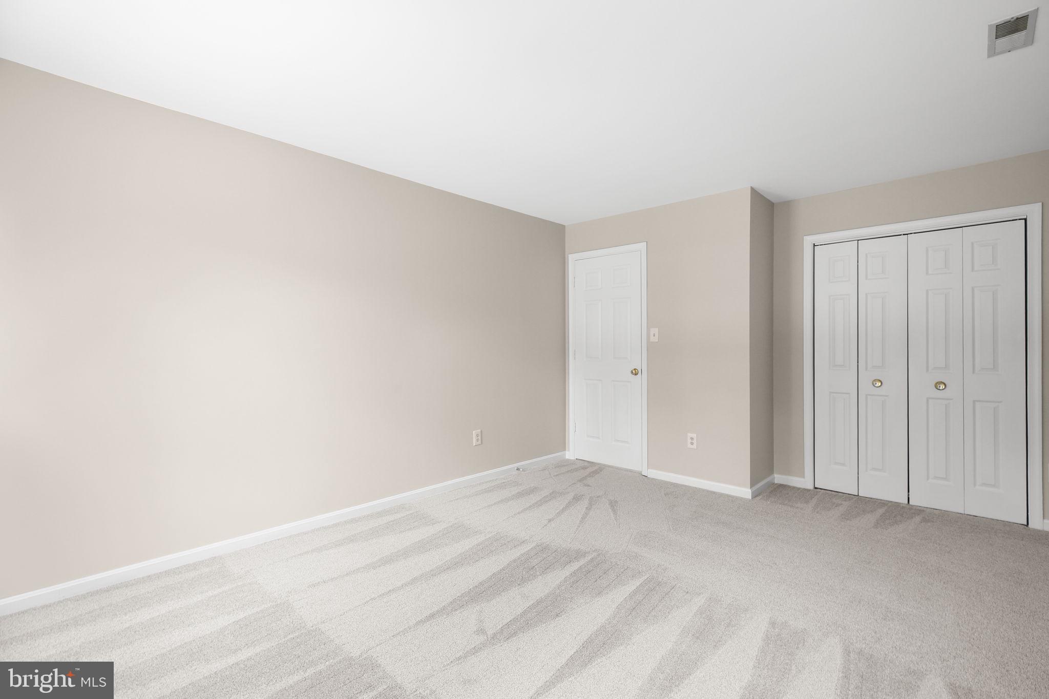 CRYSTAL LAKE - Residential