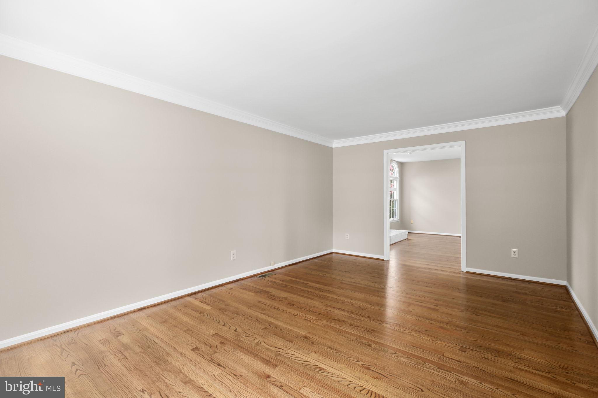 CRYSTAL LAKE - Residential