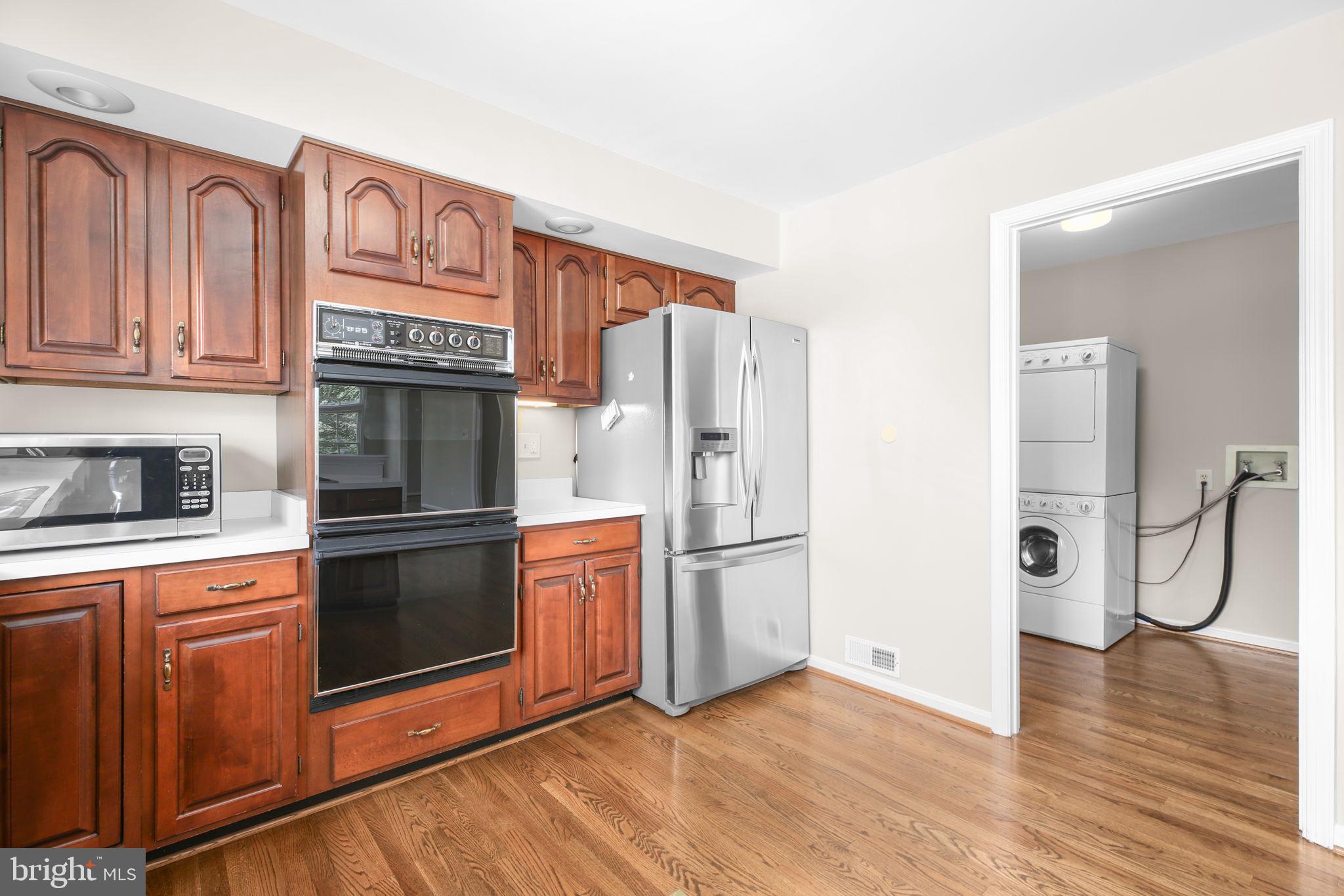 CRYSTAL LAKE - Residential