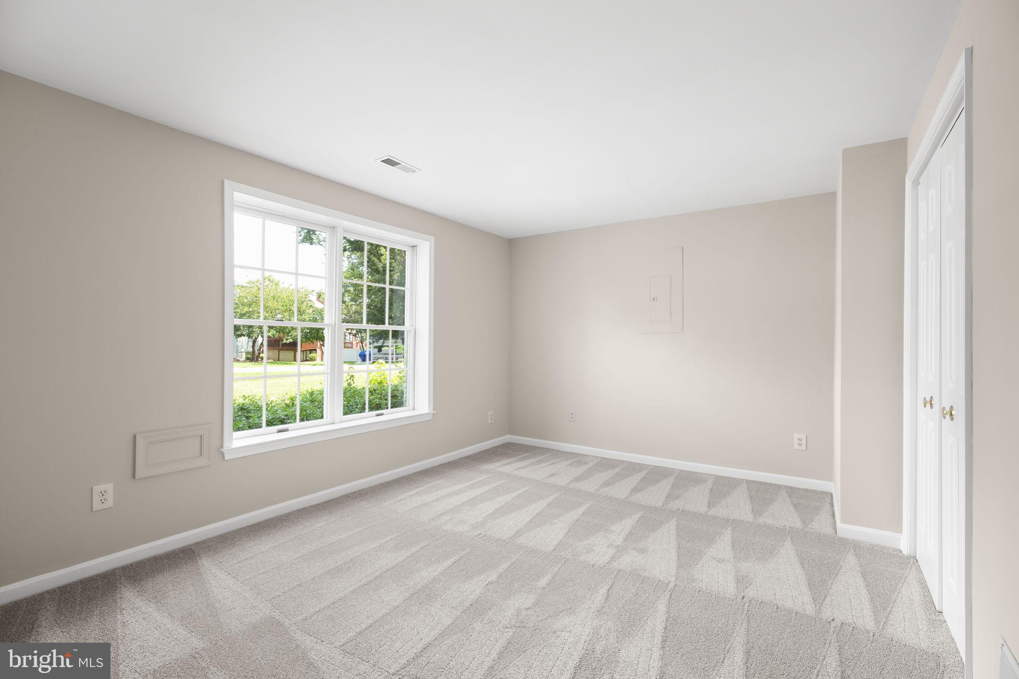 CRYSTAL LAKE - Residential