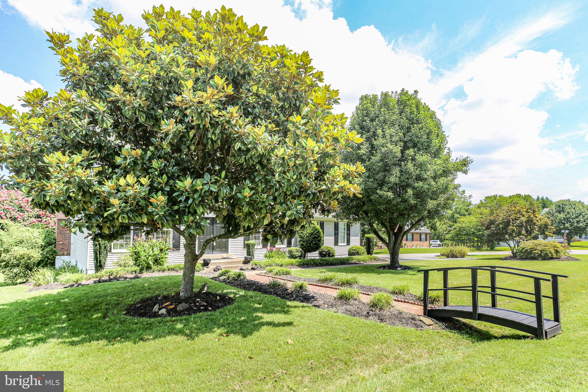 CRYSTAL LAKE - Residential