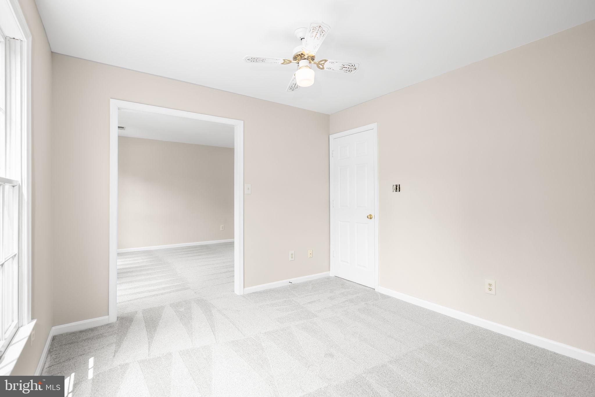 CRYSTAL LAKE - Residential