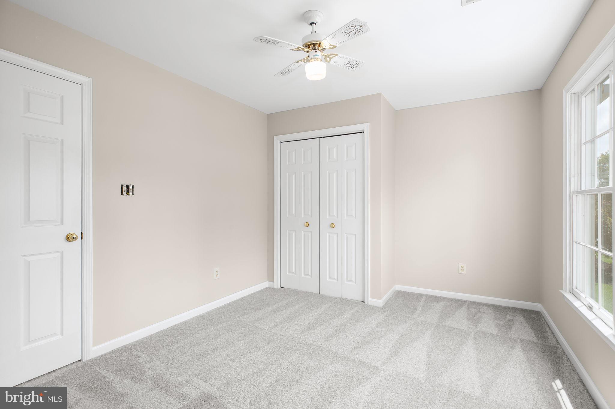 CRYSTAL LAKE - Residential