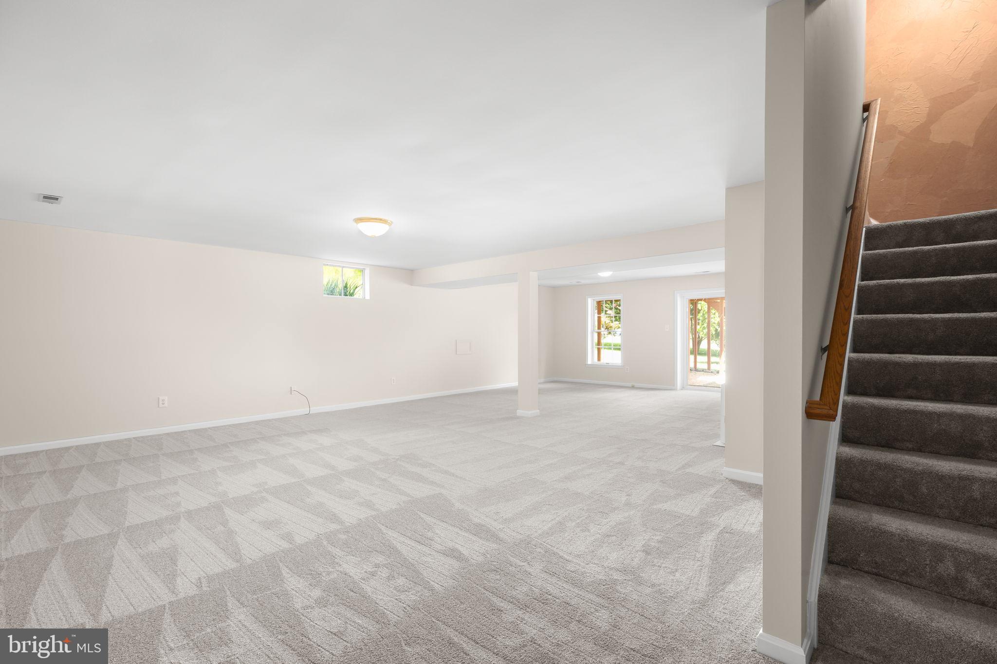 CRYSTAL LAKE - Residential