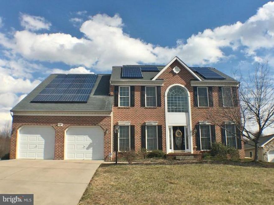 4 BDRMS, 2.5 BA, MAIN LEVEL DEN CURRENTLY BEING USED AS A 5TH BEDROOM. GOURMET KITCHEN***GRANITE***ISLAND W/STOOL AREA SEATING, 2 STORY FOYER, STORY FAMILY RM****GAS FIREPLACE, MUD ROOM/LAUNDRY RM, FRONT & REAR STAIRS, OWNERS BDRM W/10X11 WALK IN CLOSET, SCREENED IN DECK W/HOT TUB. 2ND DECK FOR GRILL COOKING***STEPS TO REAR FENCED YARD. LL W/ROUGH-IN & SIDE DOOR/STEPS TO YARD.